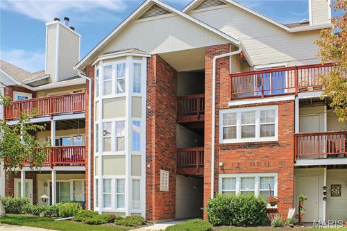 423 Shirley Ridge Dr, Saint Charles, MO, 63304-3480 | Card Image
