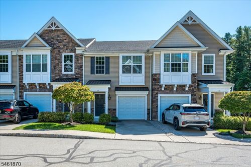 15 Bahr Cir, Verona, NJ, 07044-3200 | Card Image