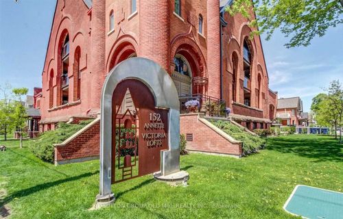 203-152 Annette St, Toronto, ON, M6P1P4 | Card Image