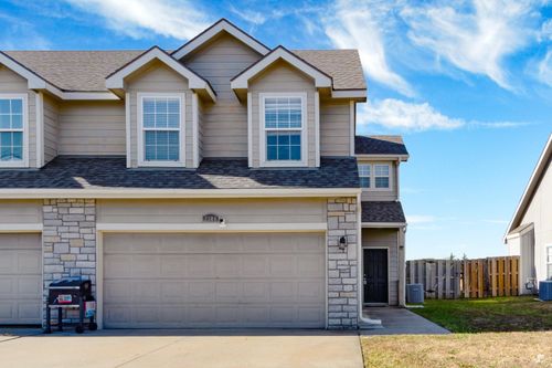 2304 Brooke Bnd, Junction City, KS, 66441-1430 | Card Image