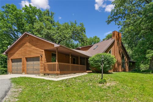 4084 Crest View Rd Ne, Solon, IA, 52333-9430 | Card Image