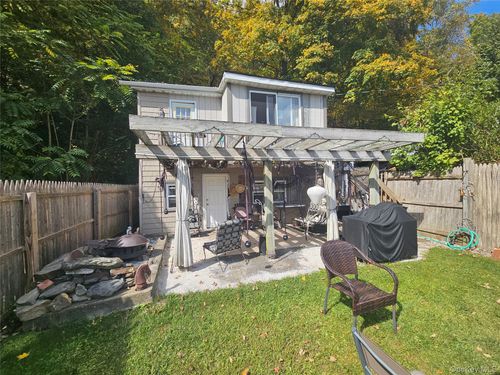 657 Jersey Ave, Greenwood Lake, NY, 10925-2014 | Card Image