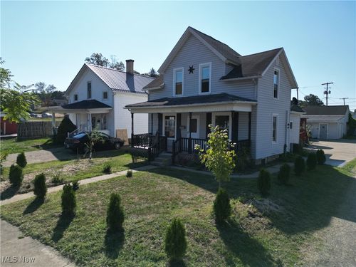1421 Chestnut St, Coshocton, OH, 43812-1402 | Card Image