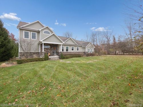 214 Presidio Dr, Ortonville, MI, 48462-9478 | Card Image