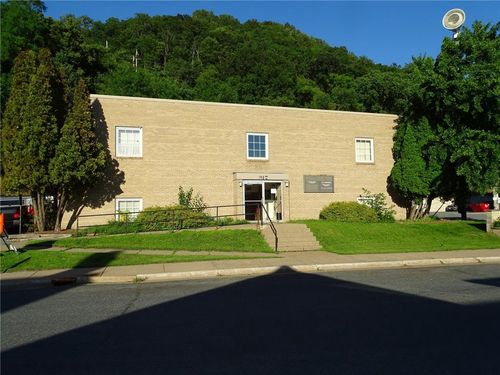 317 S 2nd St, Alma, WI, 54610-7700 | Card Image