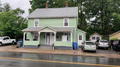 179 Spruce St, Manchester, CT, 06040-5452 | Card Image