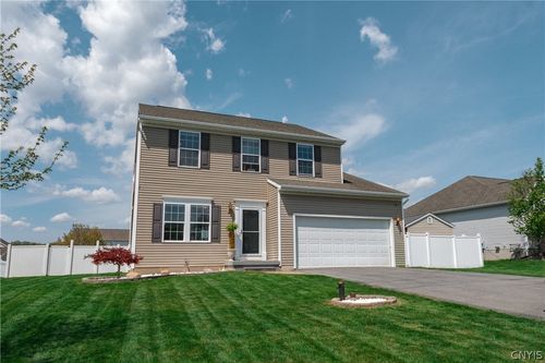 5 Sand Lance Dr, Baldwinsville, NY, 13027-2121 | Card Image