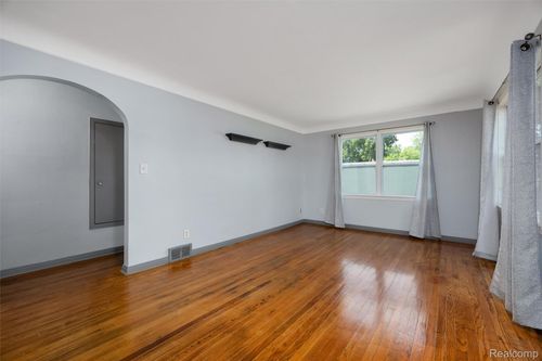33065 Garfield Rd, Fraser, MI, 48026-1859 | Card Image