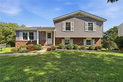 110 Glengarry Dr, Coraopolis, PA, 15108-9746 | Card Image