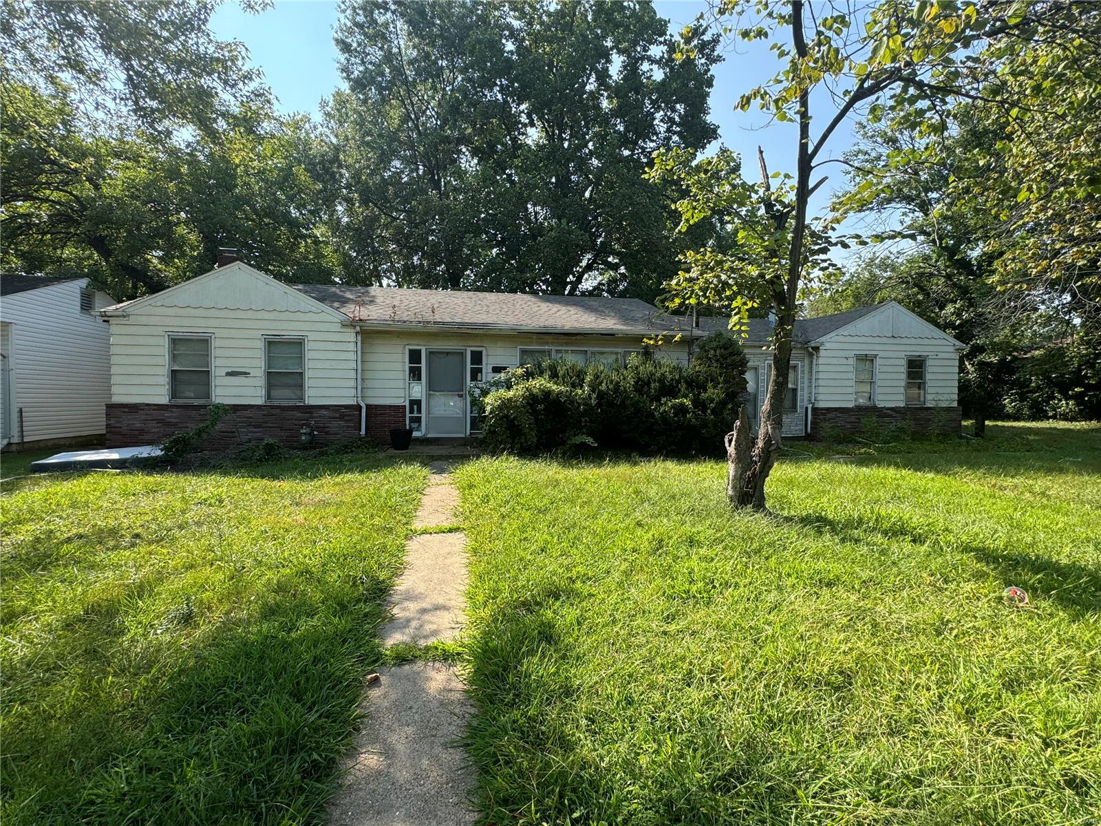 Balboa Dr, Saint Louis, MO 63136