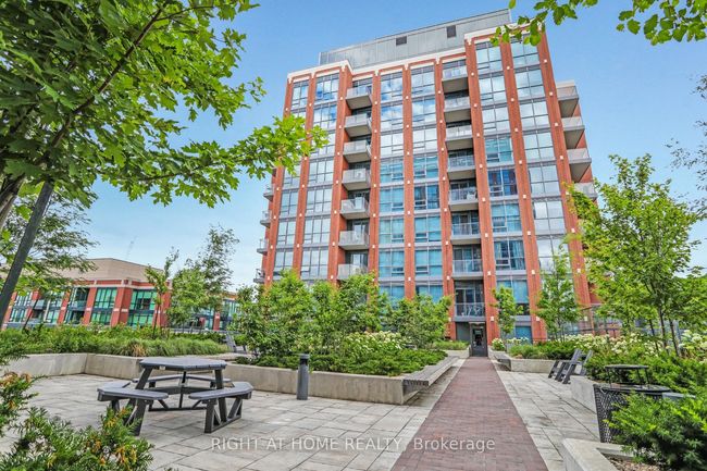 402 - 31 Tippett Rd, Condo with 4 bedrooms, 2 bathrooms and 1 parking in Toronto ON | Image 33
