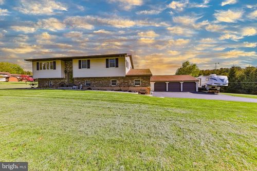 1040 W Stagecoach Road, Lehighton, PA, 18235 | Card Image