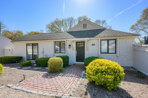 59 Mashie Cir, Mashpee, MA, 02649-4633 | Card Image