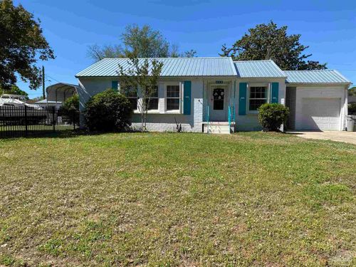 213 Se Baublits Dr, Pensacola, FL, 32507-3102 | Card Image