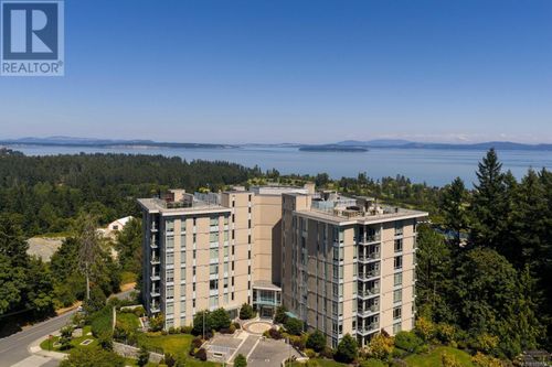 602-5388 Hill Rise Terr, Victoria, BC, V8Y3K3 | Card Image