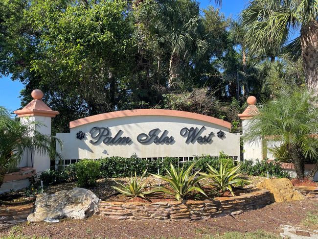 9675 Crescent View Dr N, Condo with 3 bedrooms, 2 bathrooms and null parking in Boynton Beach FL | Image 29