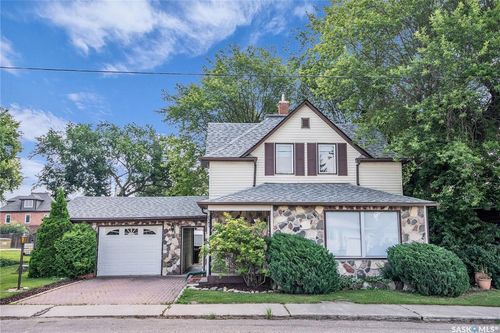 621 Main St, Bruno, SK, S0K1B0 | Card Image