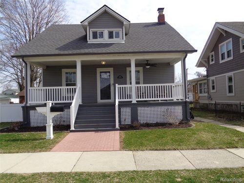 2145 4th St, Trenton, MI, 48183-2121 | Card Image