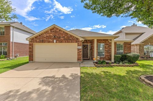 5824 Twilight Dr, Grand Prairie, TX, 75052-8588 | Card Image
