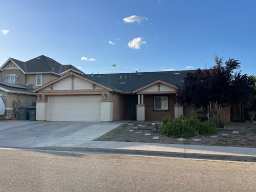 5273 E Geary St, Fresno, CA, 93727-5268 | Card Image
