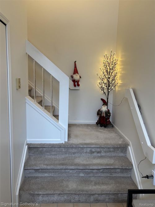 1931 Eagle Pointe, Bloomfield Hills, MI, 48304-3805 | Card Image