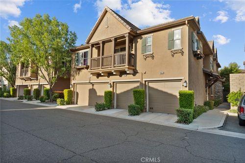 19539 Laroda Ln, Saugus, CA, 91350-3236 | Card Image