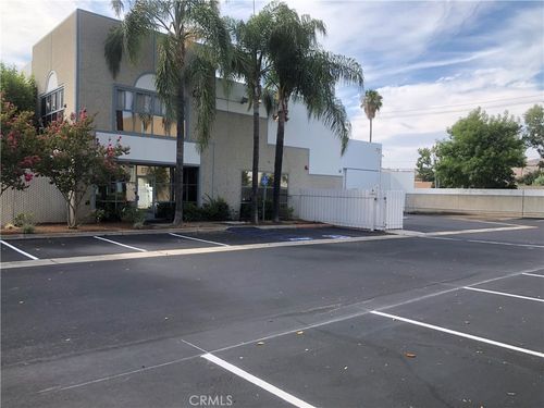 683 New York Dr, Pomona, CA, 91768-3313 | Card Image