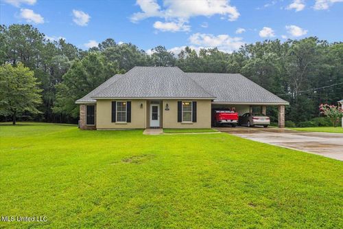 215 E Mccormick Dr, Richton, MS, 39476-9008 | Card Image