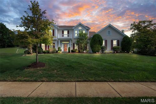 821 Heatherhaven Dr, Ballwin, MO, 63011-5113 | Card Image