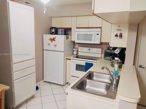 8-15525 Miami Lakeway N, Miami Lakes, FL, 33014-5597 | Card Image