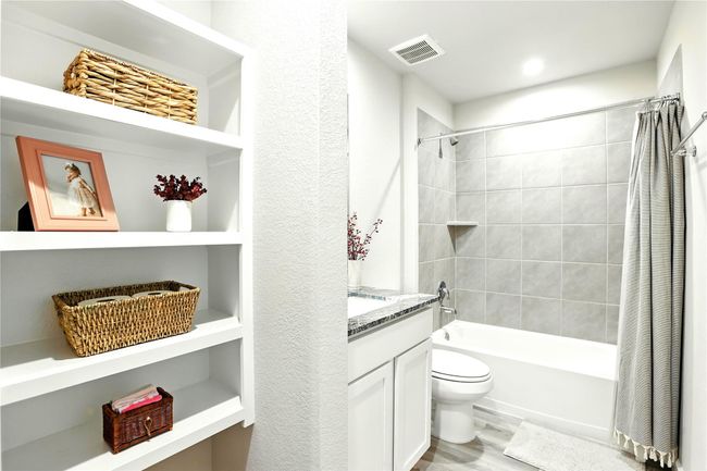 621 Little Spring Ct, House other with 4 bedrooms, 2 bathrooms and 2 parking in Anahuac TX | Image 32