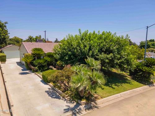 1817 Los Robles Dr, Bakersfield, CA, 93306-3464 | Card Image