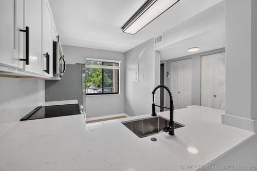 201-6795 Huntington Ln, Delray Beach, FL, 33446-3037 | Card Image