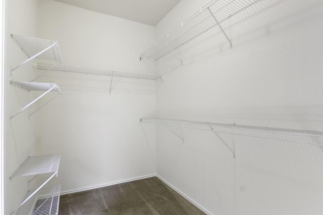 Primary Closet | Image 10