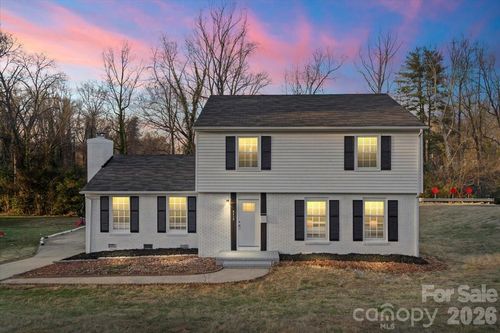 6713 Somersworth Dr, Charlotte, NC, 28215-1842 | Card Image