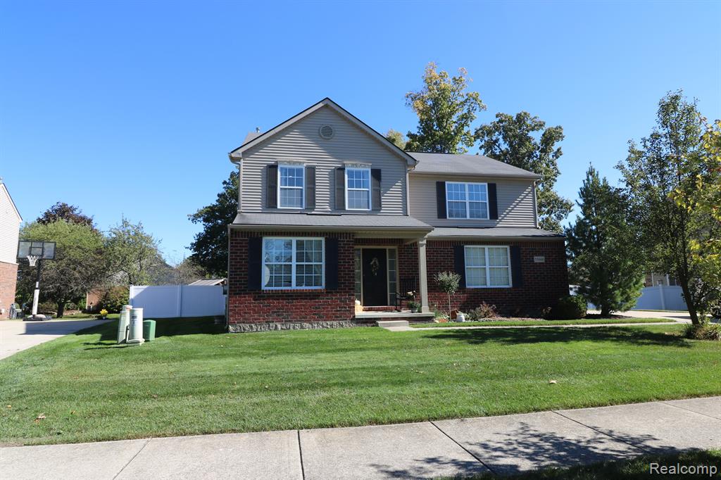 Irvin Dr, Shelby Township, MI 48316