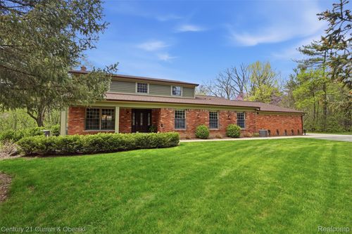 19559 Meadowbrook Rd, Northville Township, MI, 48167-9554 | Card Image