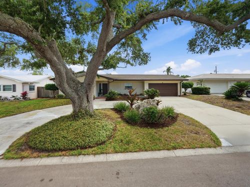 3650 Shady Bluffs Dr, LARGO, FL, 33770-4570 | Card Image