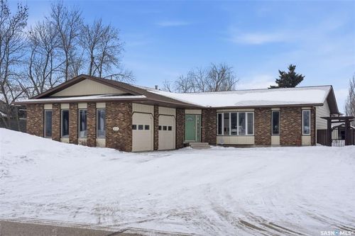 217 13 Ave E, Watrous, SK, S0K | Card Image