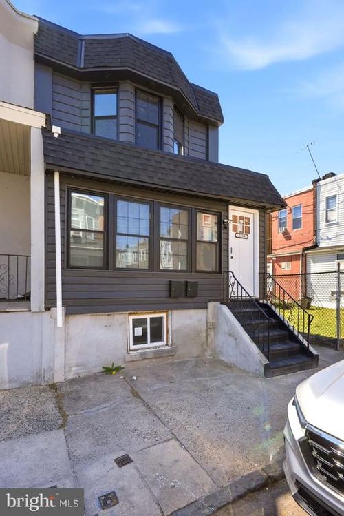 2210 S Hobson St, PHILADELPHIA, PA, 19142-1805 | Card Image