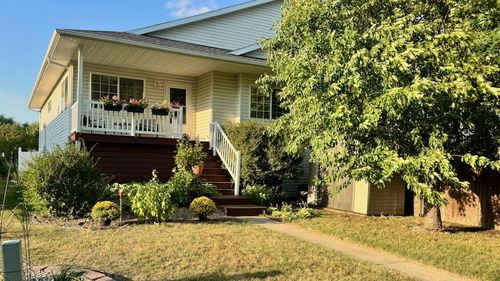 841 12th Avenue W, West Fargo, ND, 58078 | Card Image