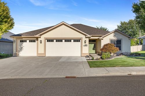 1911 S Edison St, Kennewick, WA, 99338-2510 | Card Image