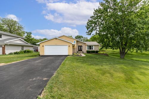 1762 Broadacre Rd, Crown Point, IN, 46307-9317 | Card Image