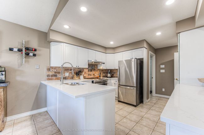 840 Brandenburg Blvd, House other with 4 bedrooms, 4 bathrooms and 2 parking in Waterloo ON | Image 14
