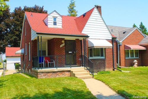 15605 Carlisle St, Detroit, MI, 48205-1436 | Card Image