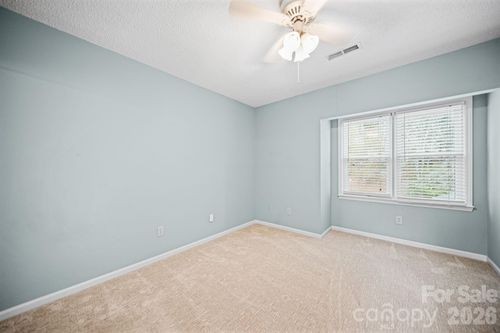 529 Catspaw Rd, Statesville, NC, 28677-9020 | Card Image