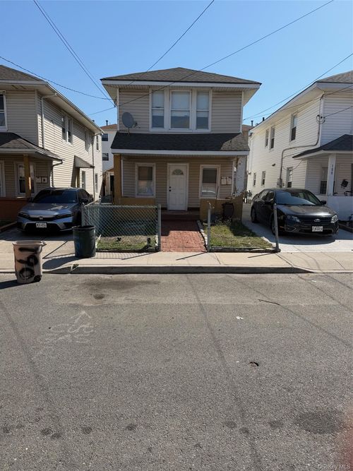 190 Beach 27th St, Far Rockaway, NY, 11691-2208 | Card Image