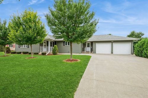 111 A Ave, Newhall, IA, 52315-9675 | Card Image