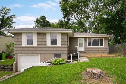 704 S Cedar St, Belton, MO, 64012-3046 | Card Image