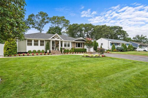 80 Otis Rd, Islip Terrace, NY, 11752-1908 | Card Image